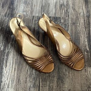 Gold open toe 8.5 3.5” heel great shape